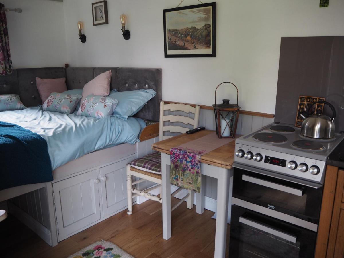 The Owl Hoot Villa Ipstones Dış mekan fotoğraf